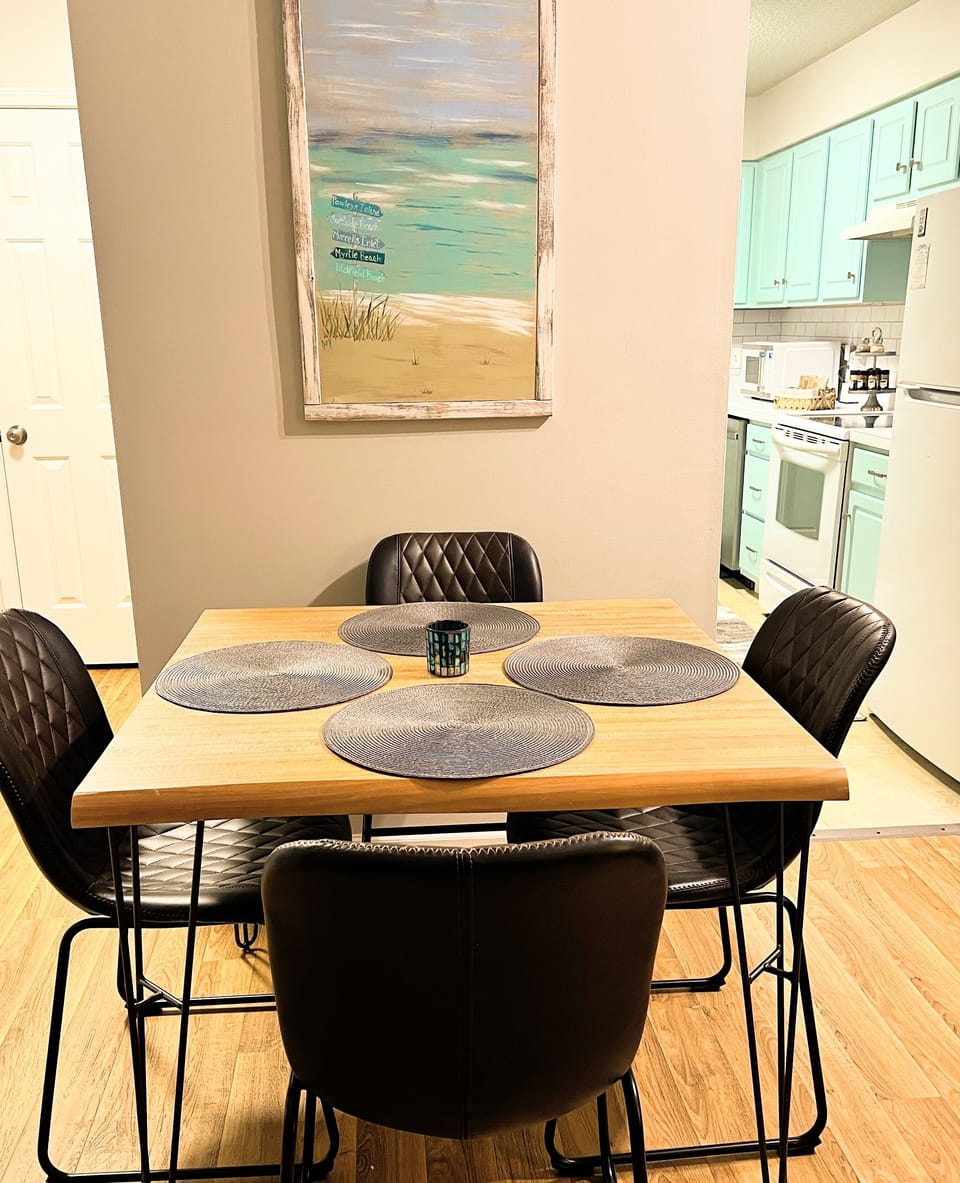 Dining area for 4