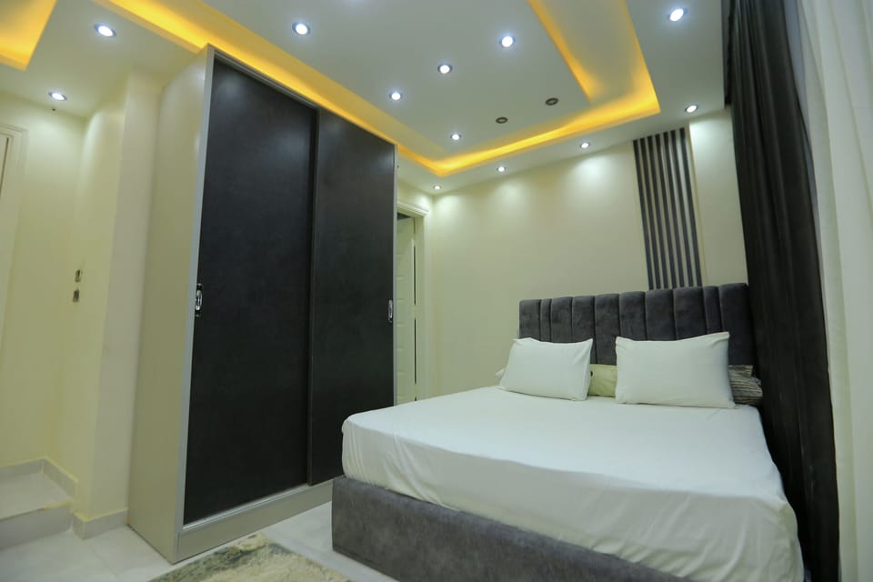 Deluxe Double or Twin Room | Blackout drapes, soundproofing, iron/ironing board, WiFi (free)