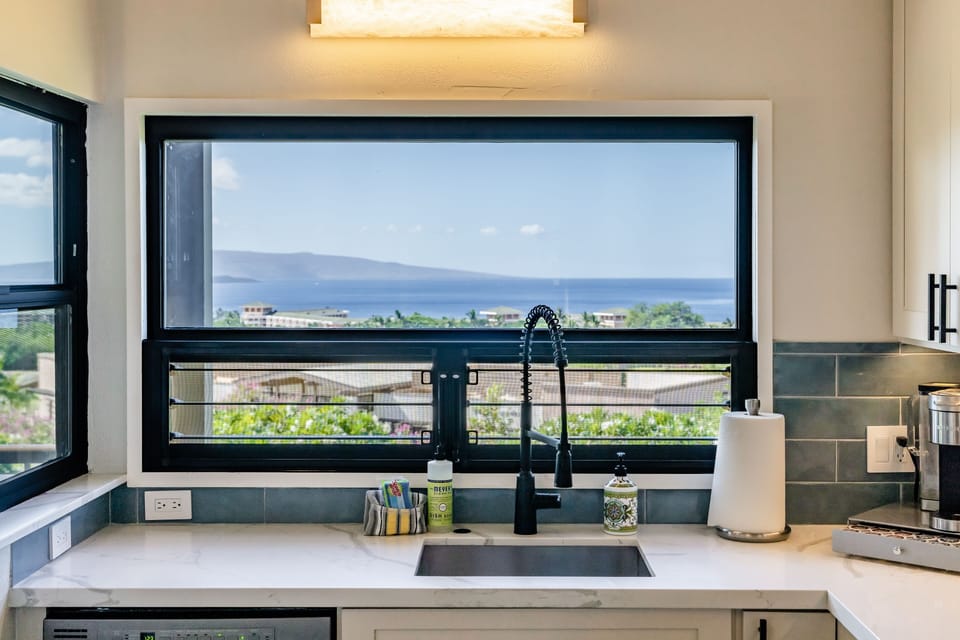 Luxury Condo | Private kitchen | Full-size fridge, microwave, oven, stovetop