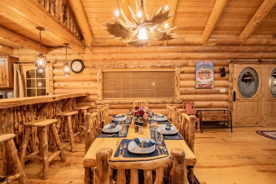 Dining area and bar