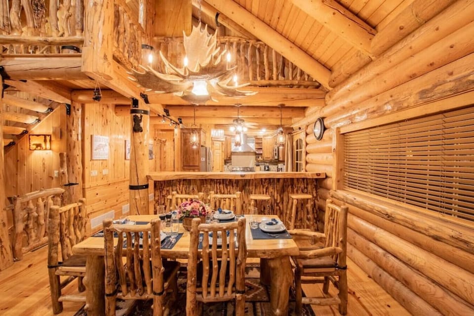 Dining area and bar