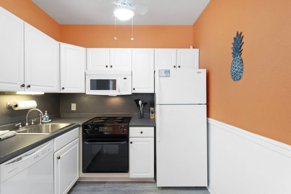 full kitchen