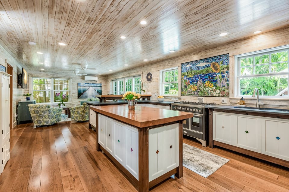 Fully equipped kitchen