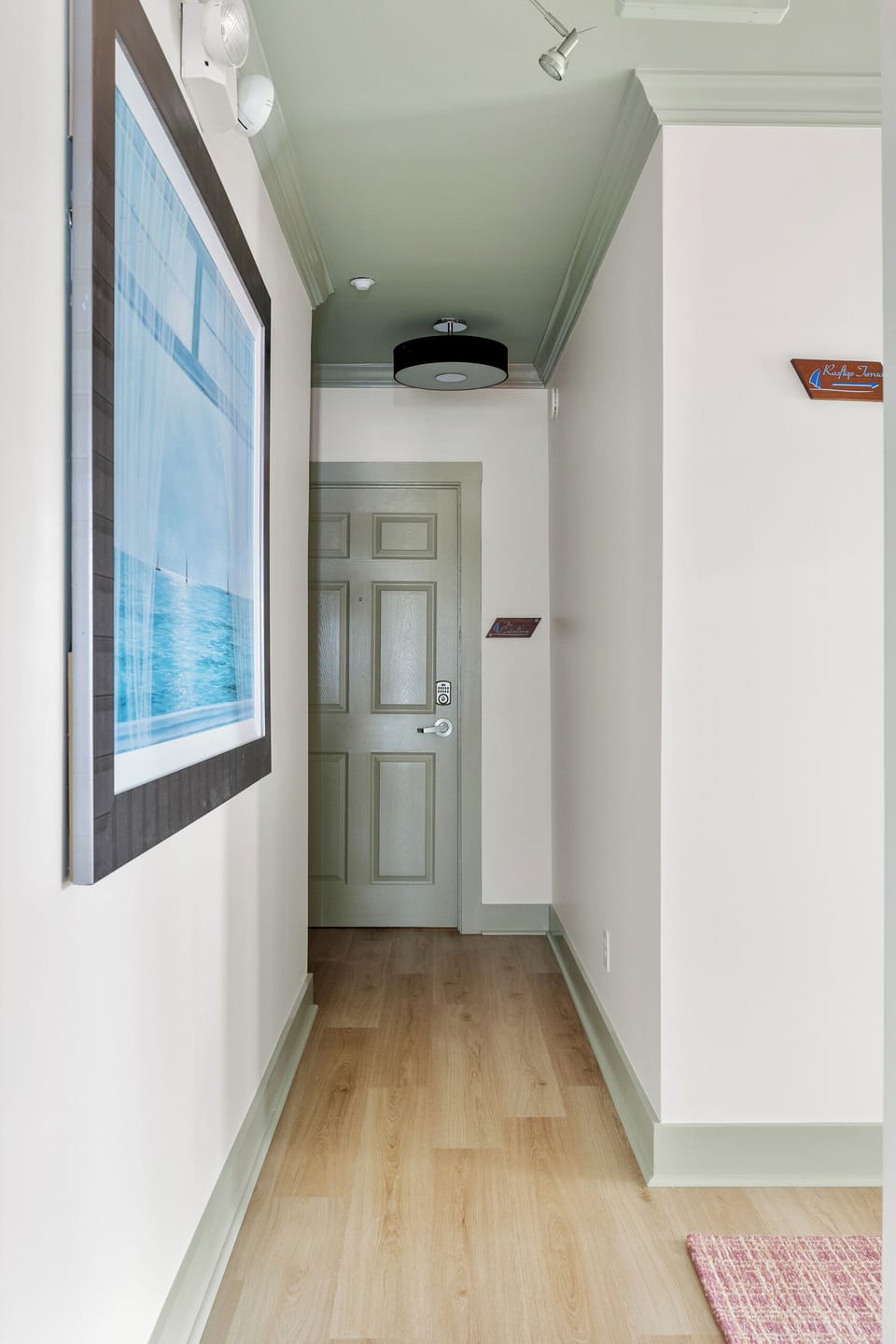 Room, 1 King Bed, Garden View | In-room safe, individually decorated, individually furnished