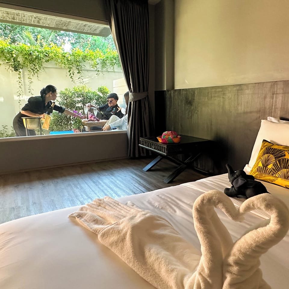 WiFi (free), bed sheets