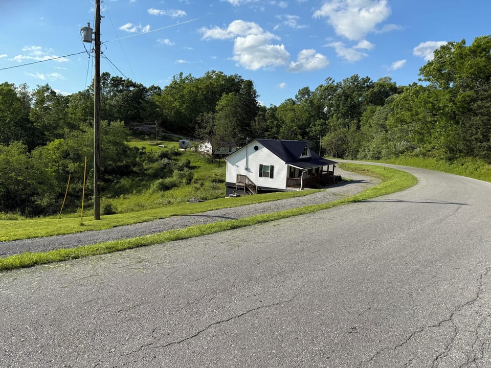 Long Circular Driveway - plenty of parking!
