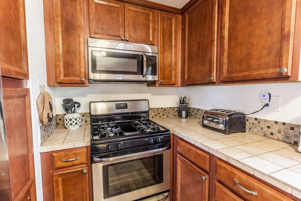 Basic Cabin | Private kitchen | Microwave