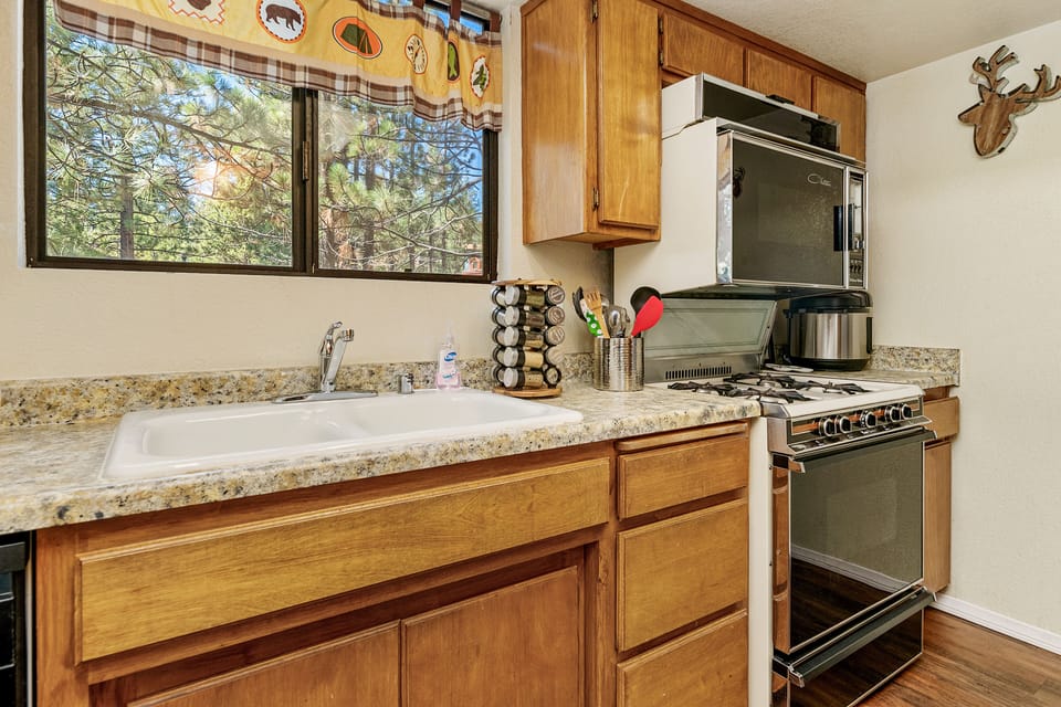 Basic Cabin | Private kitchen | Electric kettle