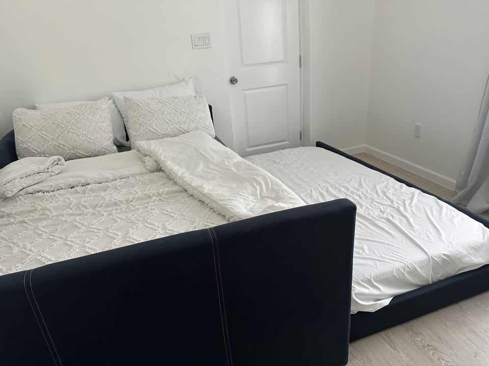 Trundle guest bedroom