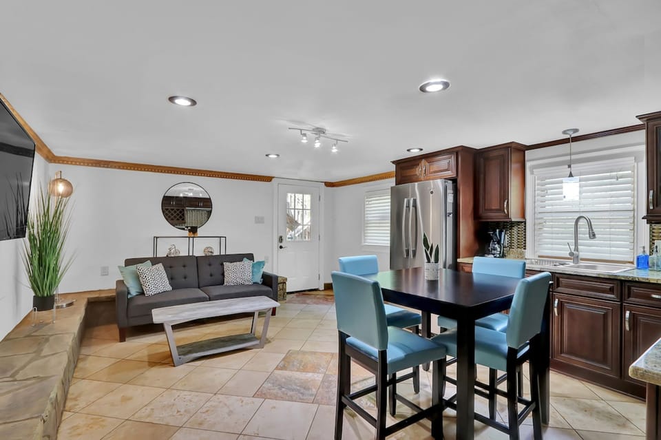 House, Accessible | 6 bedrooms, desk