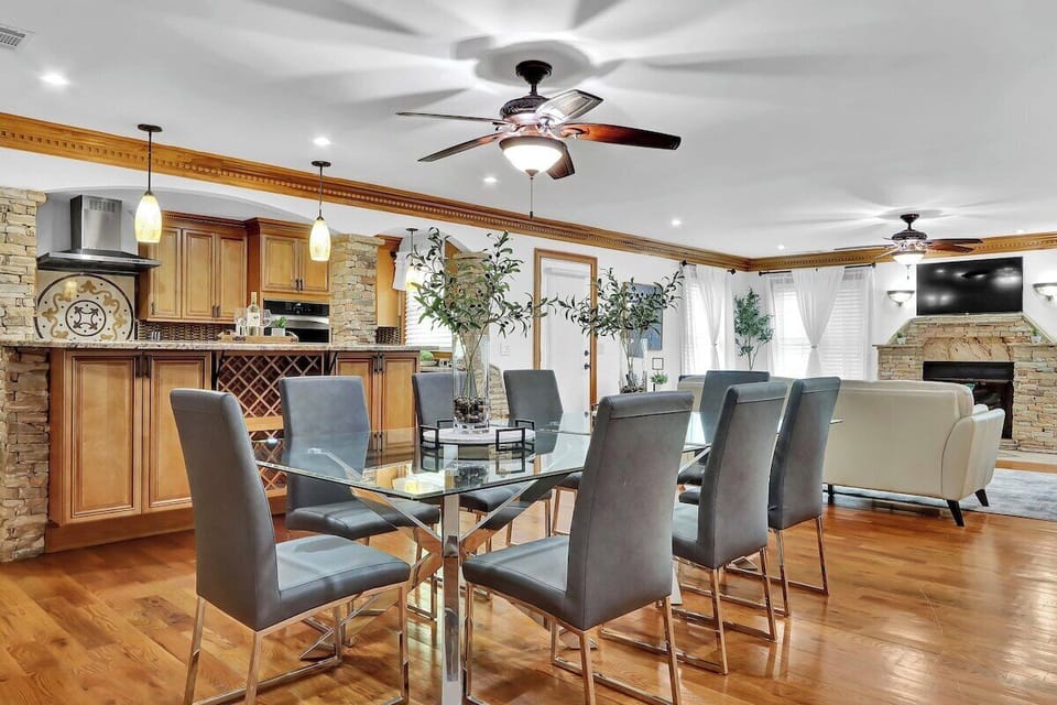House, Accessible | 6 bedrooms, desk