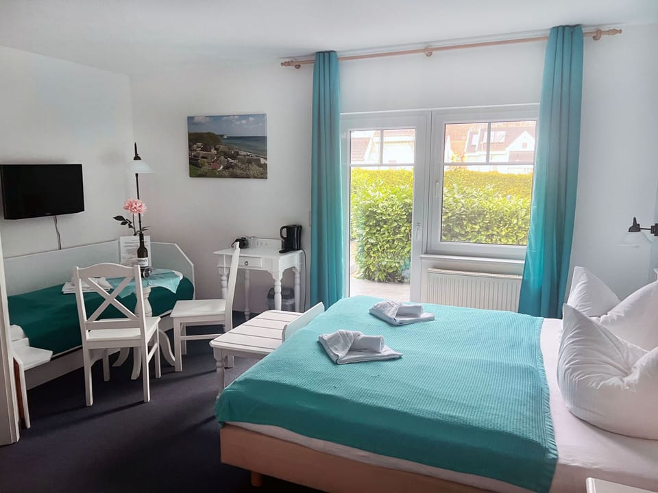 Family Room, 1 Bedroom, Patio | Soundproofing, free WiFi, bed sheets