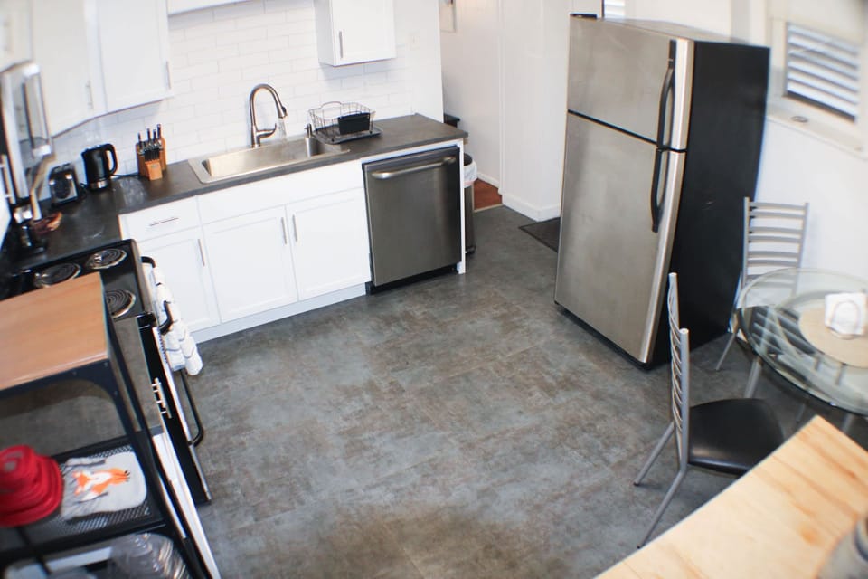 Dine In Kitchen