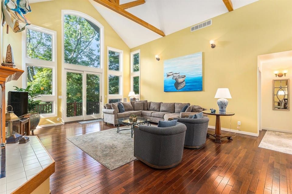 PleasanTrees is a beautiful home with many special touches