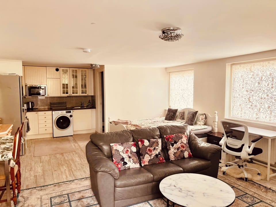 Apartment, 1 Bedroom, Terrace, Garden View | Living room