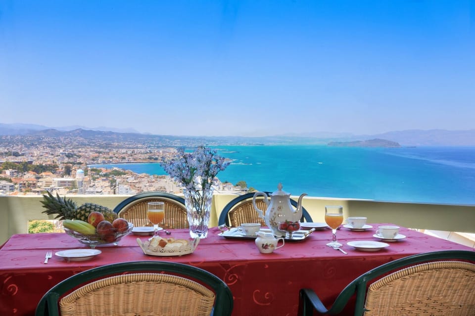 Villa, 3 Bedrooms, Smoking, Balcony | Outdoor dining
