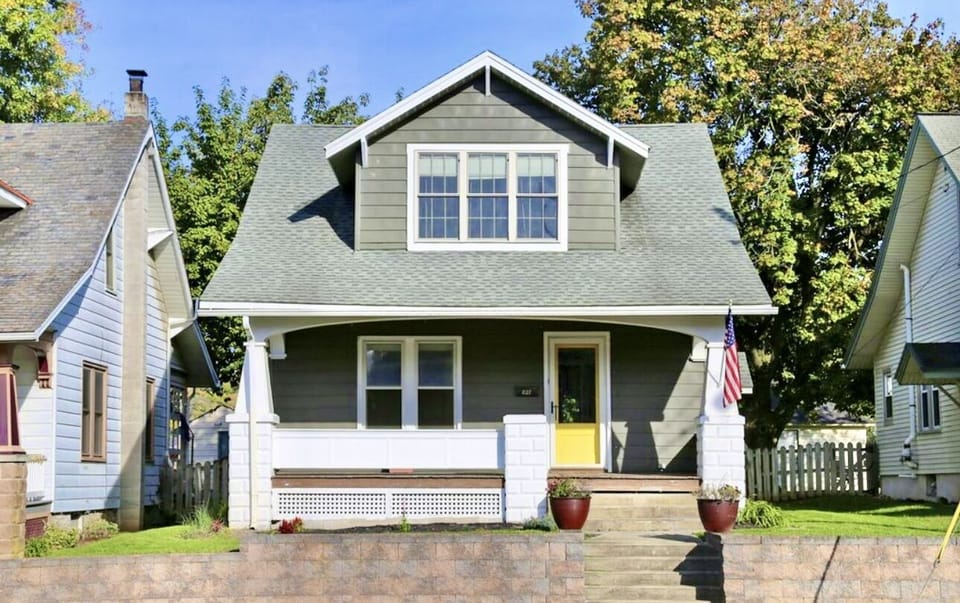 Hershey Bungalow Is 5 Minutes To Hershey...You Can Almost Smell The Chocolate!