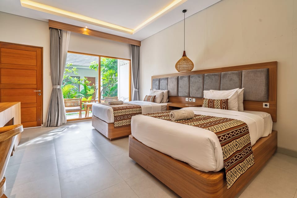 Family Suite | Desk, free WiFi, bed sheets