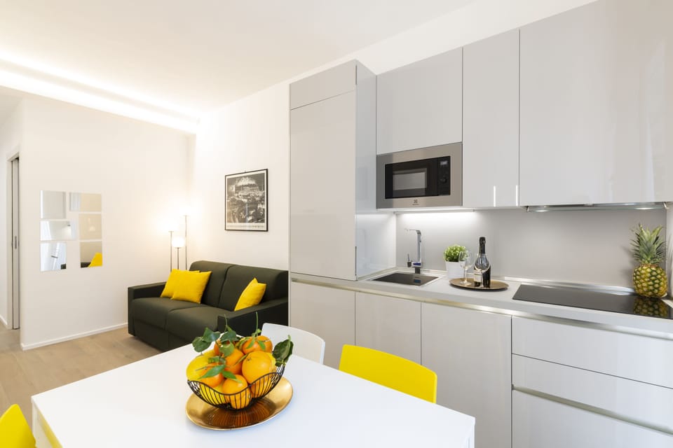 City Apartment | Private kitchen | Fridge, microwave, stovetop, dishwasher