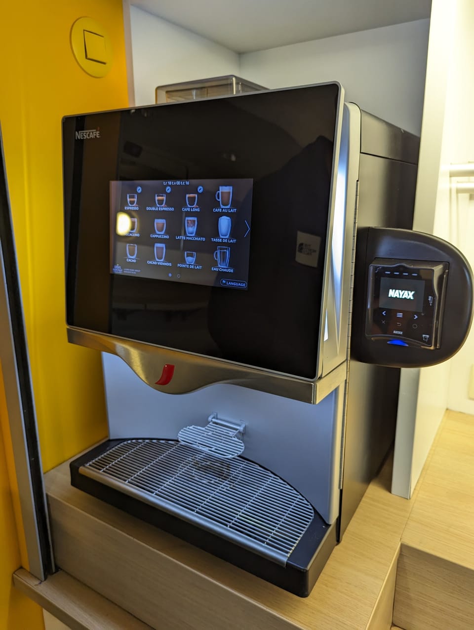 Daily buffet breakfast (EUR 6 per person)