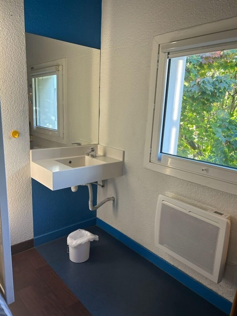 Economy Triple Room | Free WiFi, bed sheets