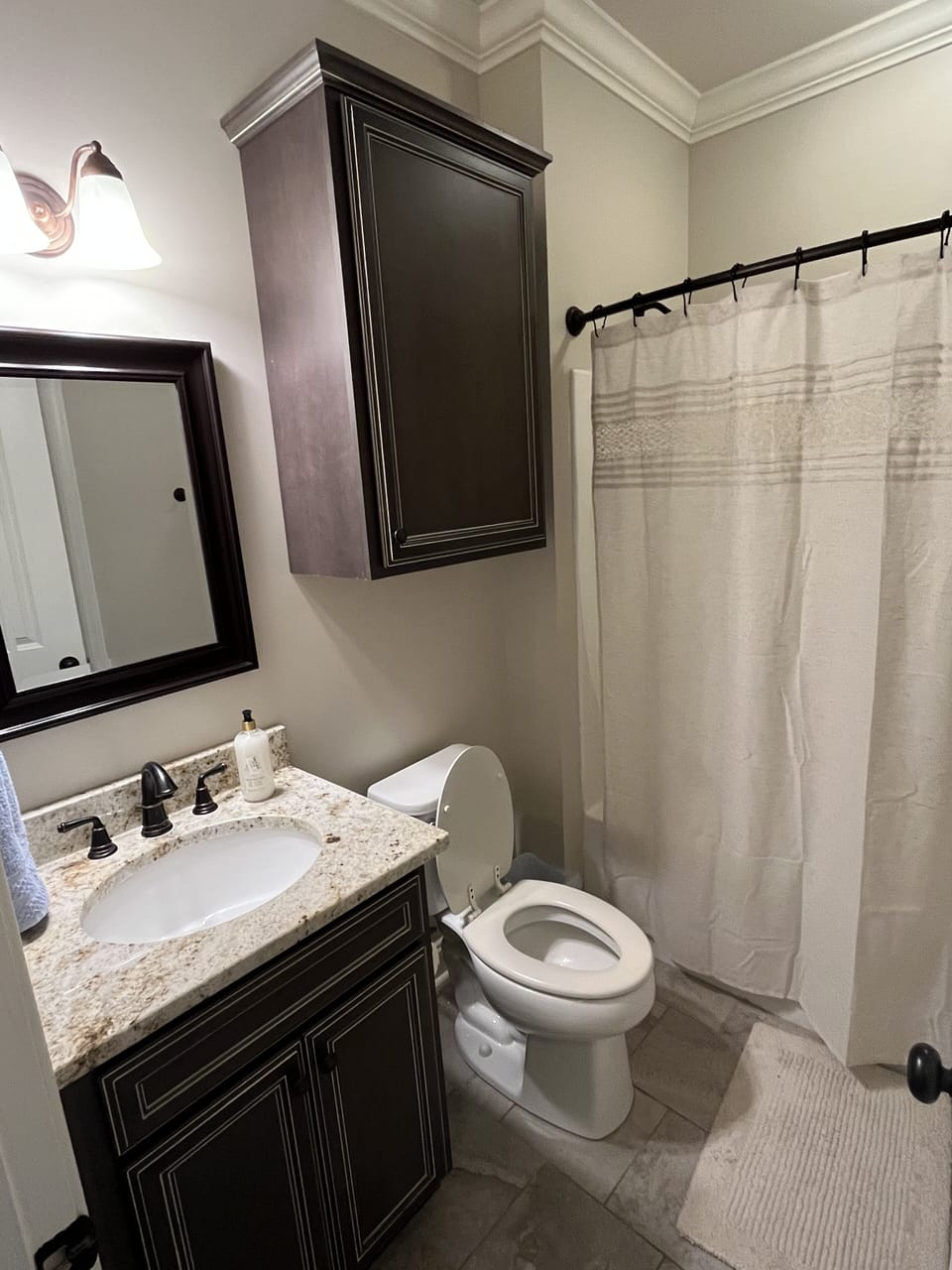 Bathroom 3, shower/tub combo