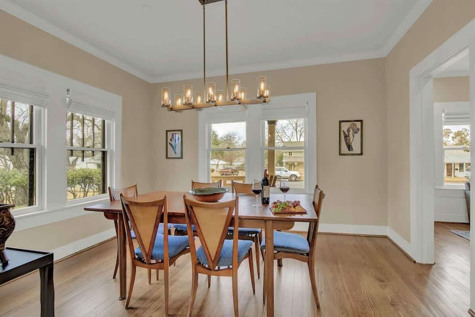 House, Multiple Beds, Patio, City View (208 W Creek Street) | Dining