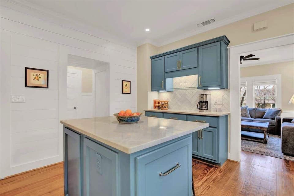 House, Multiple Beds, Patio, City View (208 W Creek Street) | Private kitchen | Coffee/tea maker, electric kettle