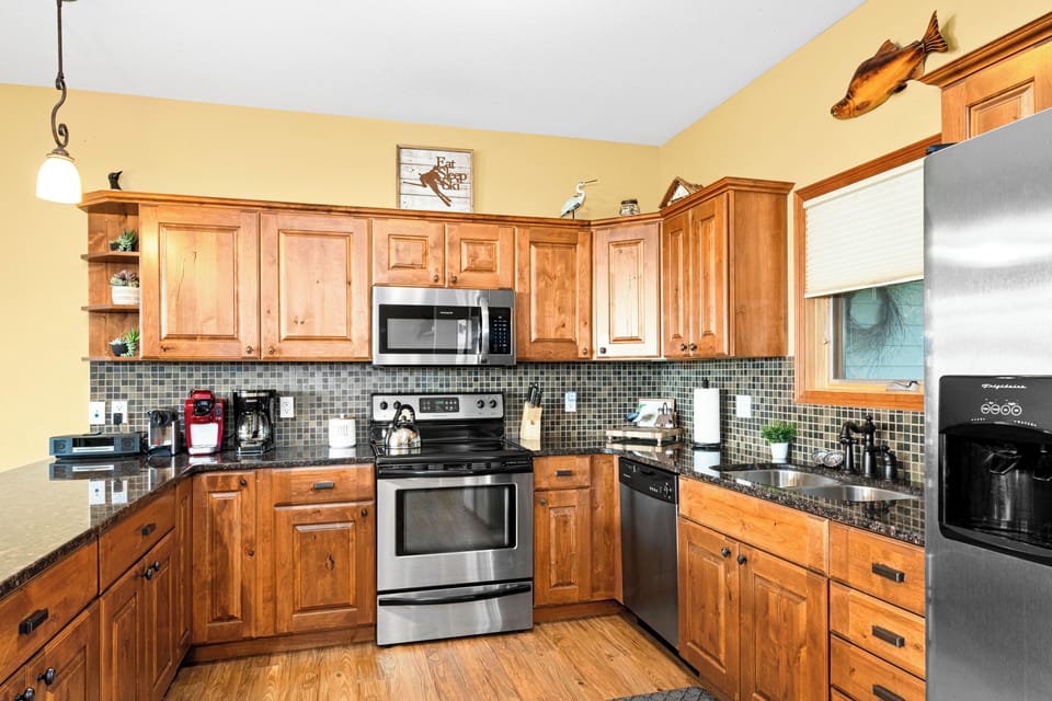 Full kitchen