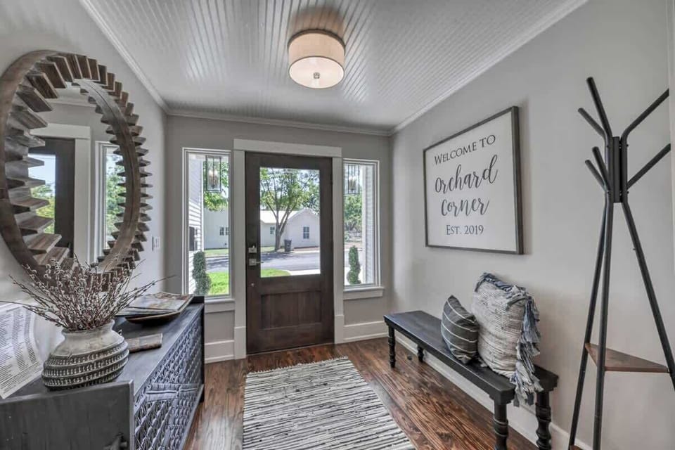 House, Multiple Beds, Patio, City View (211 E Orchard St) | Interior