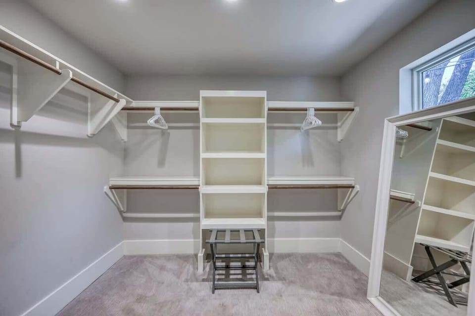 House, Multiple Beds, Patio, City View (211 E Orchard St) | Interior