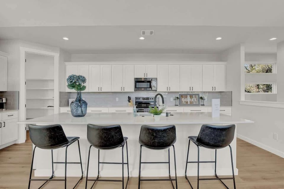 House, Multiple Beds, Pool Access (502 Venture Blvd S) | Private kitchen | Coffee/tea maker, electric kettle