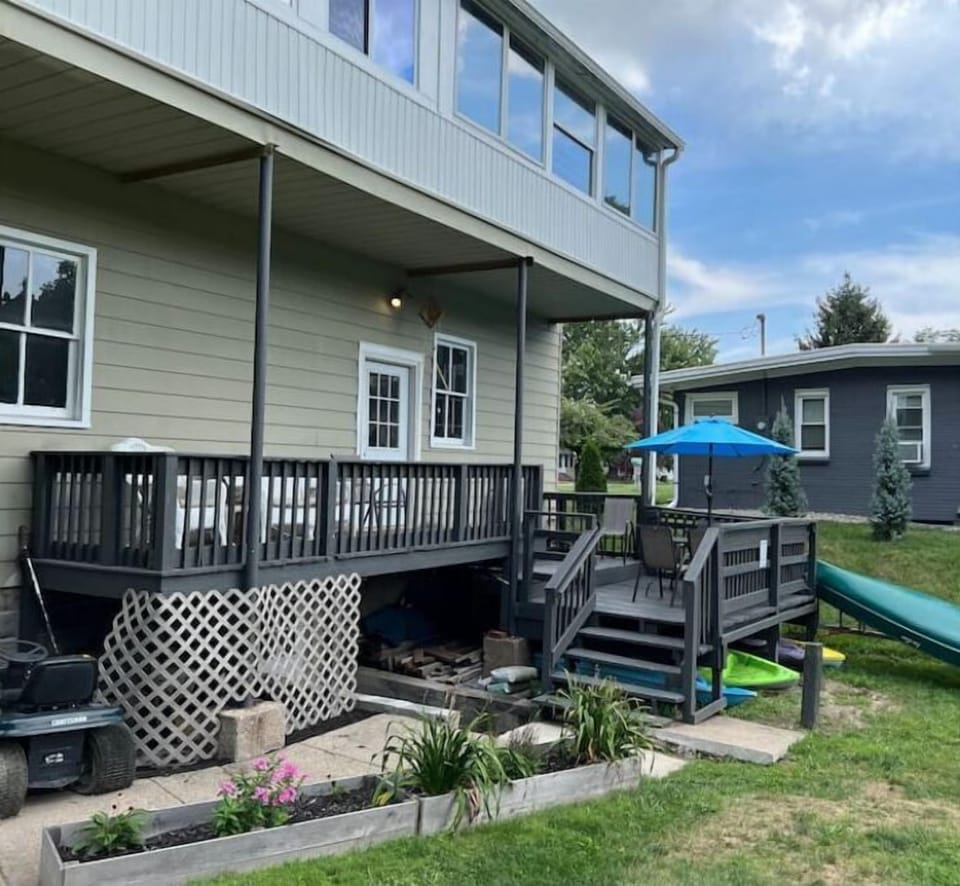 There’s plenty of seating space on the deck