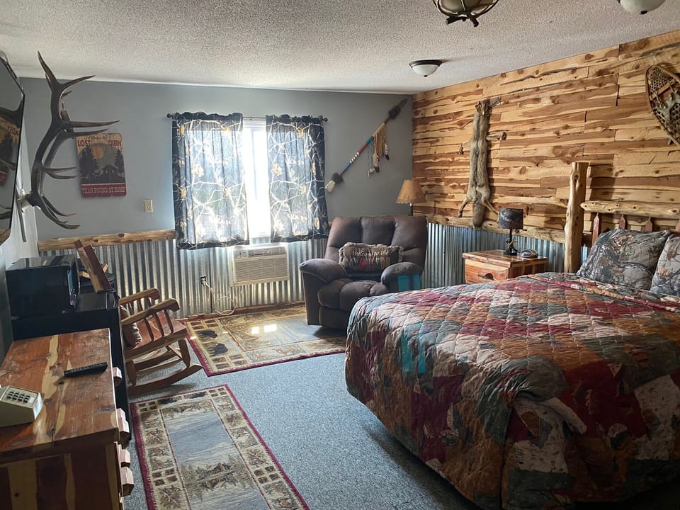 Single Room | Living area