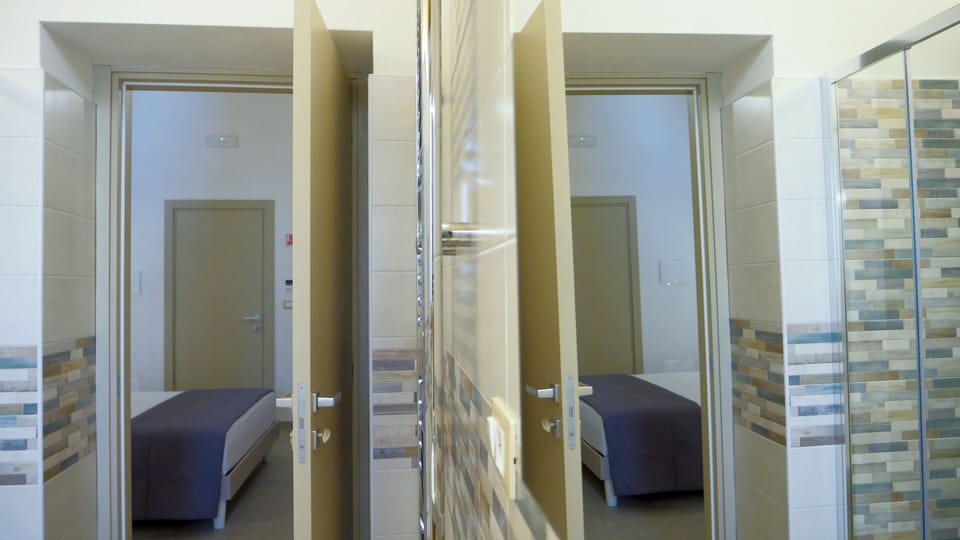 Premium Room | Bathroom | Shower, rainfall showerhead, hair dryer, bidet