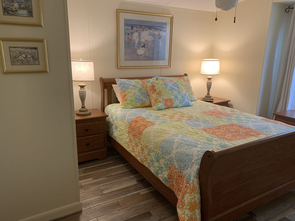Queen bedroom