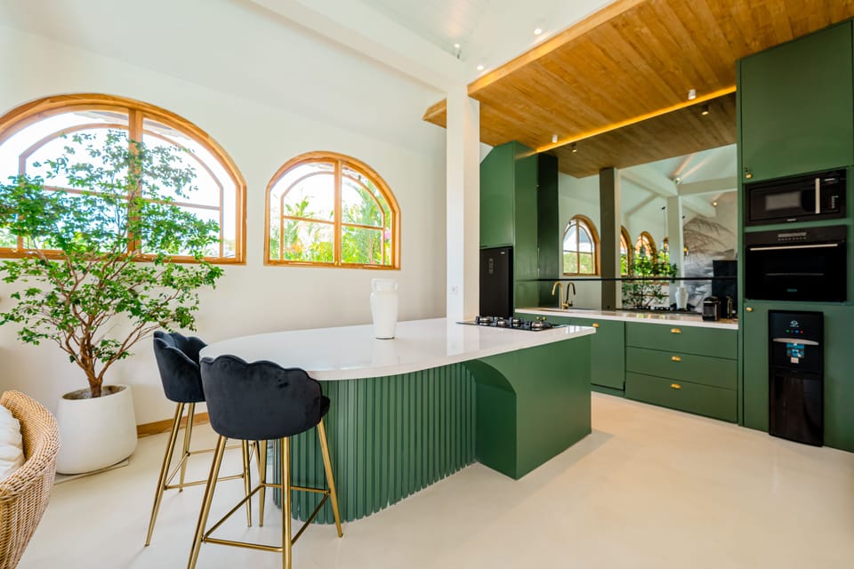Luxury Villa | Private kitchen | Fridge, microwave, oven, stovetop