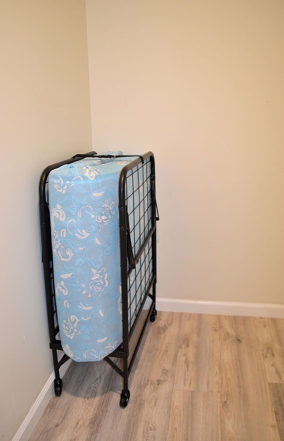 Rollaway bed