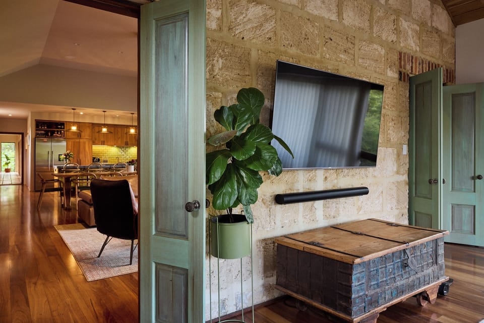 TV / Lounge Room