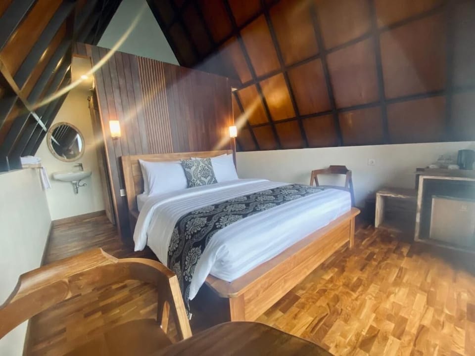 Deluxe Room | 1 bedroom, desk, laptop workspace, WiFi (free)