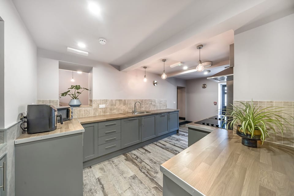 Fridge, dishwasher, electric kettle, toaster