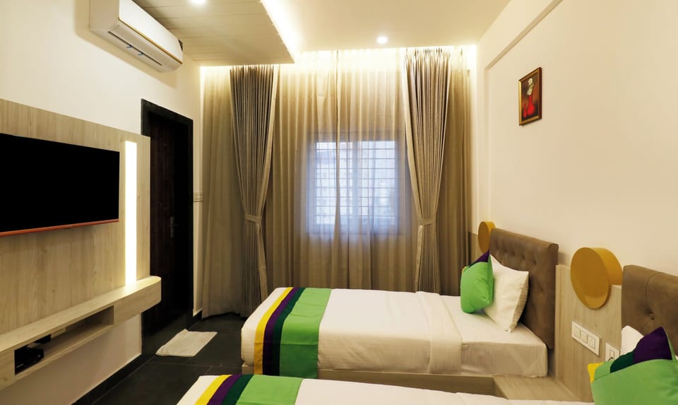 Standard Room | Desk, iron/ironing board