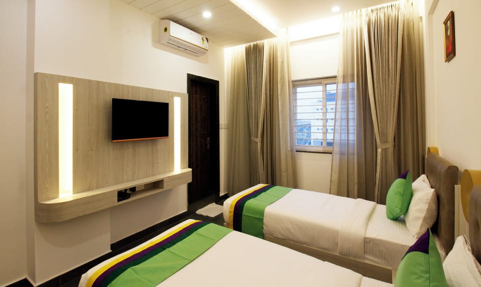 Standard Room | Desk, iron/ironing board