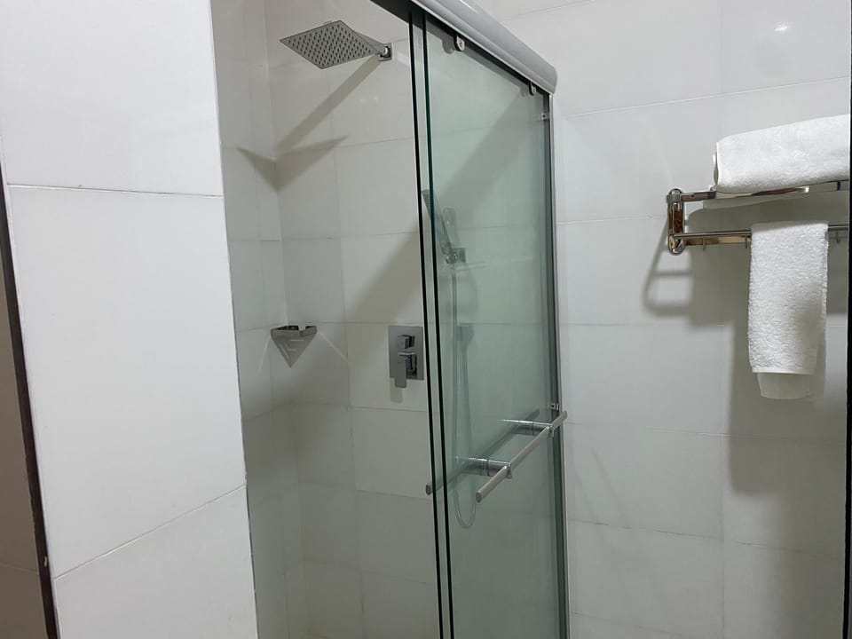 Family Room | Bathroom | Shower, designer toiletries, hair dryer, bathrobes