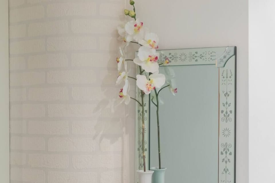 Decorative detail (3)