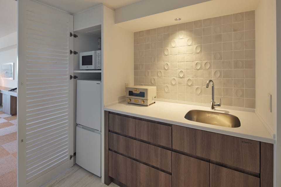 Microwave, freezer