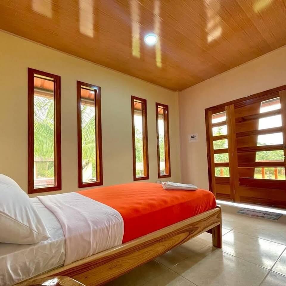 Deluxe Double Room | WiFi (free), bed sheets