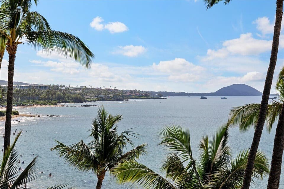 Tropical view from the Mana Kai 403