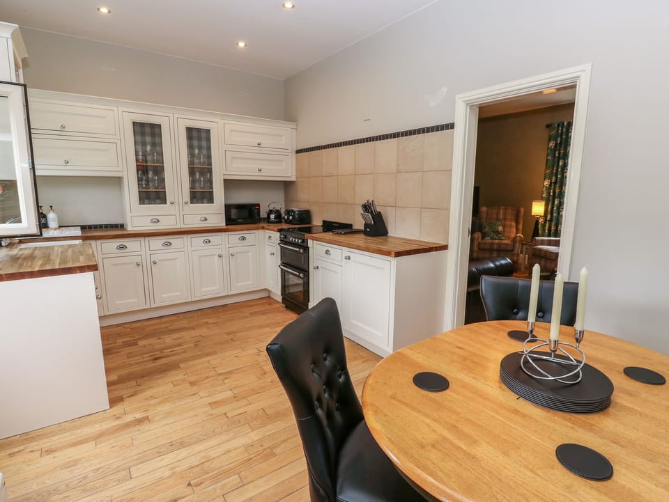 Fridge, dishwasher, electric kettle, toaster