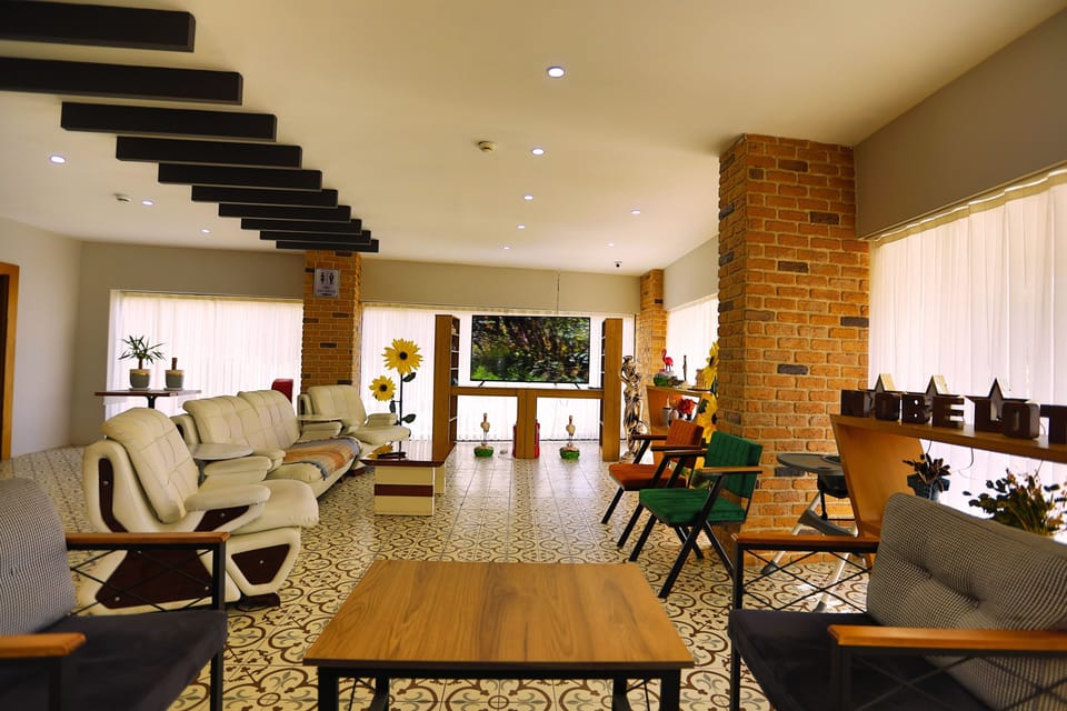Lobby lounge